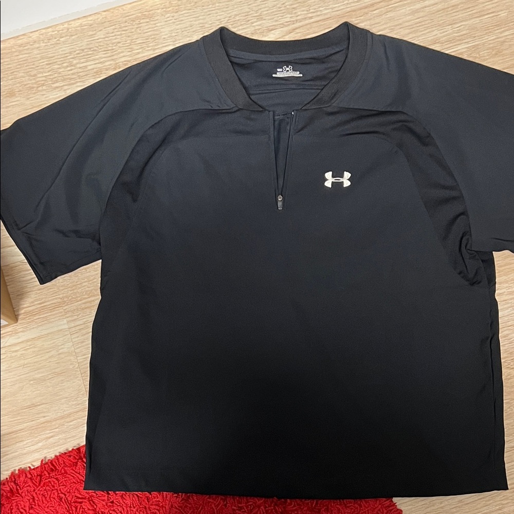 Under Armour Men's Black windbreaker Short Sleeve Tee